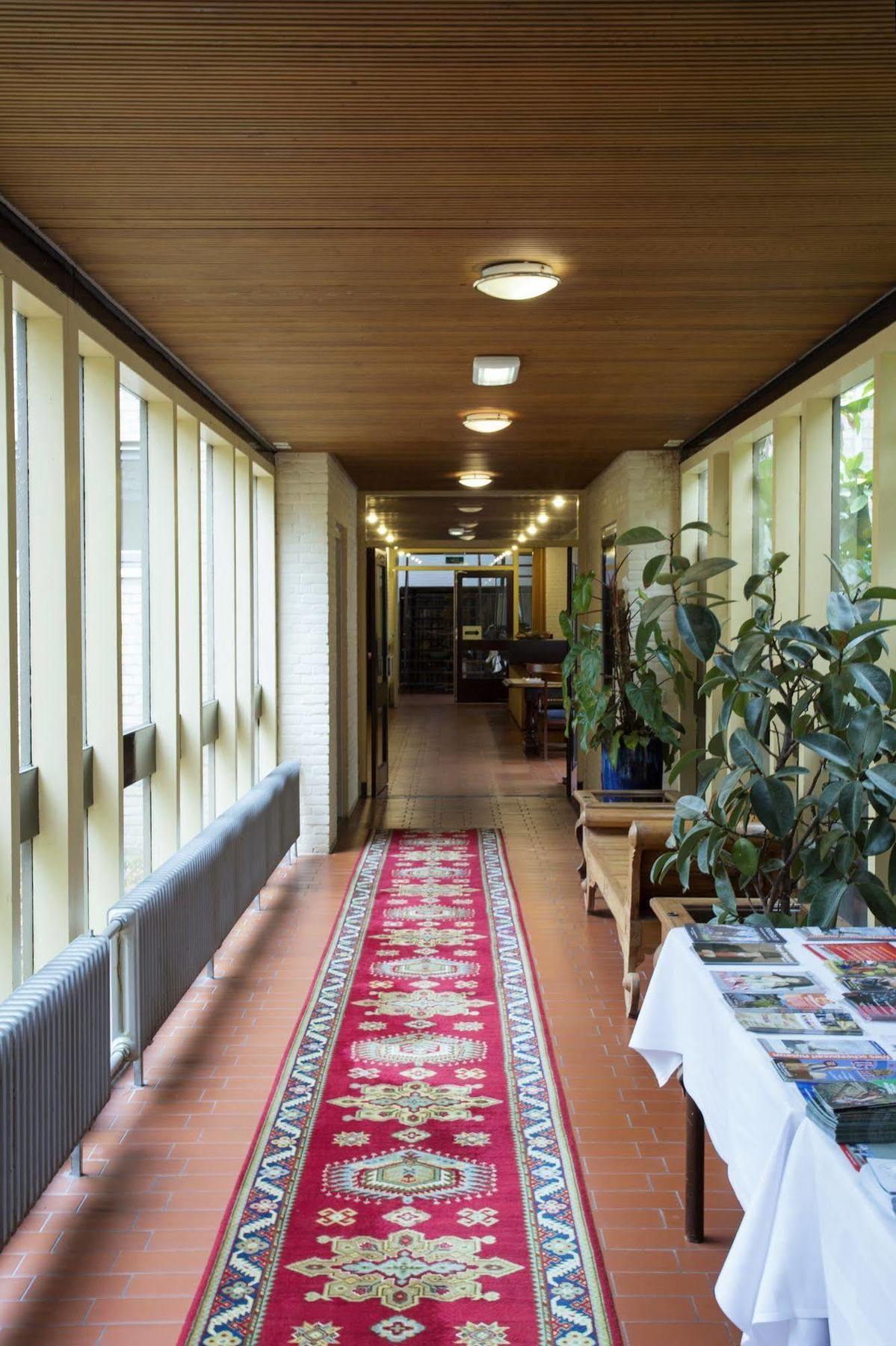 Hotel Restaurant 'De Oorsprong' Sint Nicolaasga Exterior photo